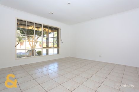 Property photo of 18 Sheridan Way Roxburgh Park VIC 3064