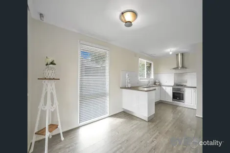 Property photo of 35 Daphne Crescent Werribee VIC 3030