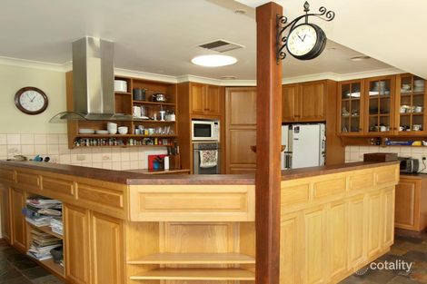 Property photo of 18 Redgum Close Werribee VIC 3030