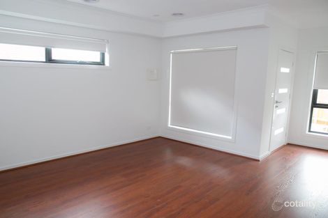 Property photo of 2/12 Doveton Avenue Eumemmerring VIC 3177