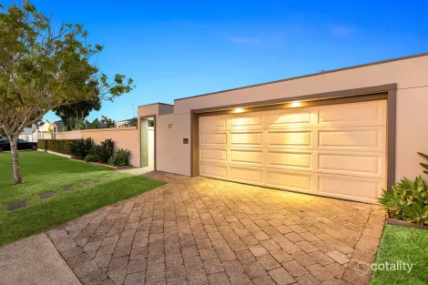 17 Mackay Cl, Bundall, QLD 4217