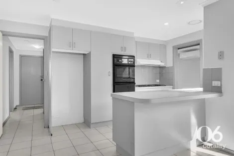 Property photo of 24 Paraburdoo Lane Kings Park VIC 3021