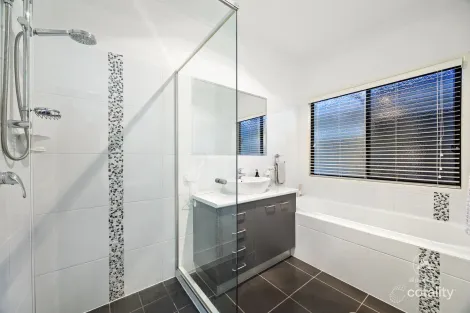 Property photo of 2-8 Kilmarnock Court Mundoolun QLD 4285
