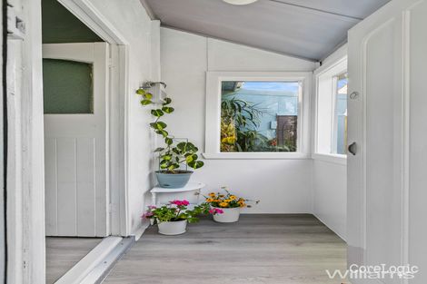 Property photo of 10 Fowler Crescent Newport VIC 3015