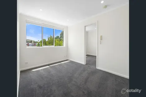 8/2 Fiona Ct, St Kilda, VIC 3182