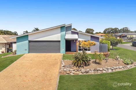 5 Harrison Cct, Urangan, QLD 4655
