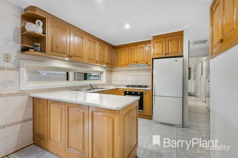 Property photo of 52 Fairfax Circuit Albanvale VIC 3021