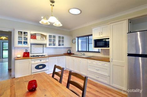 Property photo of 10 Chipilly Avenue Engadine NSW 2233