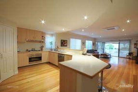 Property photo of 8 Knox Cove Wilson WA 6107
