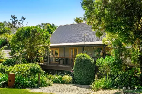 11 Stradbroke Ave, Tamborine Mountain, QLD 4272