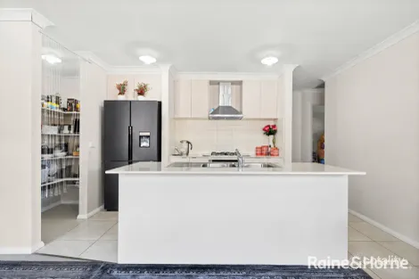 Property photo of 24 Bentham Street Roxburgh Park VIC 3064