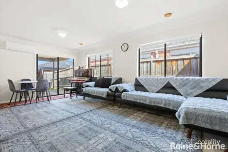 Property photo of 24 Bentham Street Roxburgh Park VIC 3064