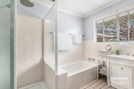 Property photo of 82 Valentia Street Mansfield QLD 4122