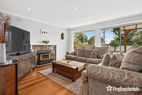 Property photo of 18 Holmes Road Mooroolbark VIC 3138