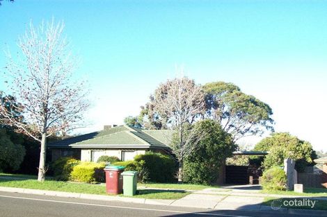 Property photo of 26 Ravenhill Crescent Endeavour Hills VIC 3802