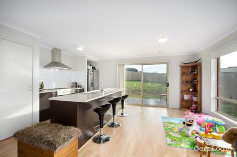Property photo of 7 Bronte Court Drouin VIC 3818