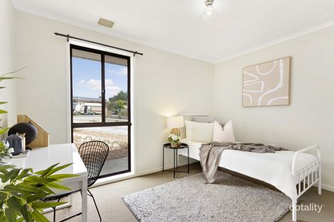 Property photo of 118 Louisa Lawson Crescent Gilmore ACT 2905