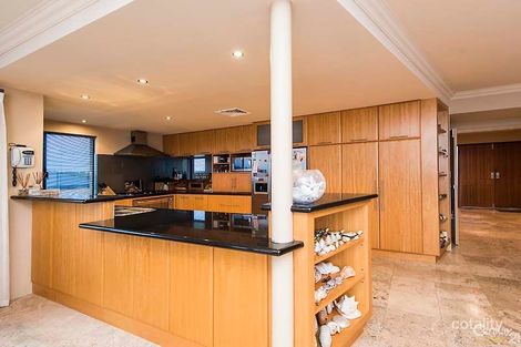 8 Muir St, Halls Head, WA 6210