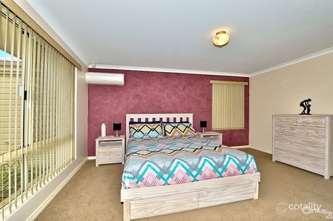 Property photo of 33 Sunningdale Chase Meadow Springs WA 6210