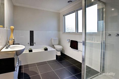 Property photo of 7B Roselyn Crescent Bentleigh East VIC 3165