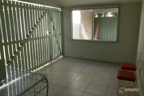 Property photo of 5 Pryor Place Emerald QLD 4720