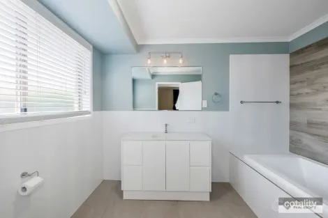 Property photo of 14 Emerson Court Bargara QLD 4670