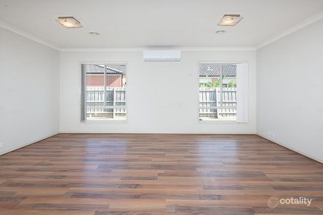 Property photo of 18 Sunbird Avenue Cranbourne VIC 3977