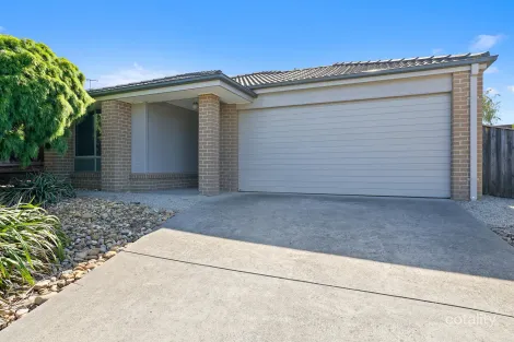 6 BRONTE CT, DROUIN, VIC 3818