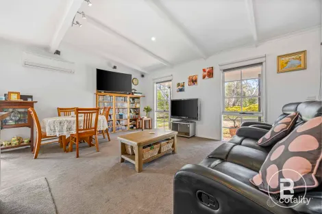 Property photo of 5 Fairview Drive Clunes VIC 3370