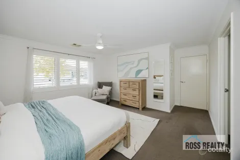 Property photo of 20 Adromeda Link Aubin Grove WA 6164