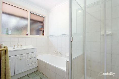 Property photo of 6 Parry Drive Mooroolbark VIC 3138