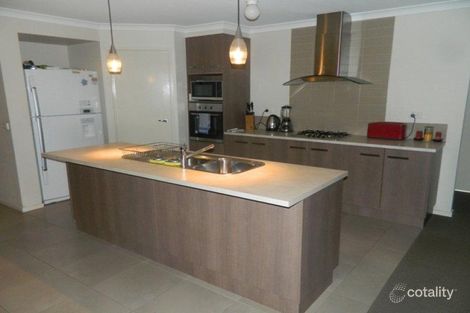 Property photo of 16 Yammerbook Way Cranbourne East VIC 3977