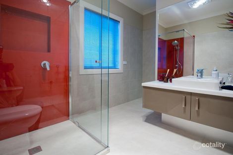 Property photo of 737 Everglade Crescent Roxburgh Park VIC 3064