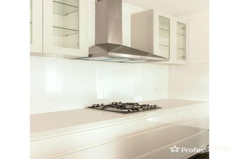 9b Faversham St, Beckenham, WA 6107