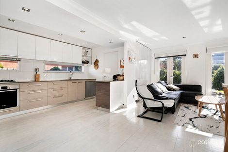Property photo of 16 Cromwell Street Caulfield North VIC 3161