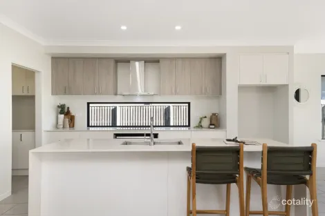 Property photo of 27 Mainwaring Way Oonoonba QLD 4811