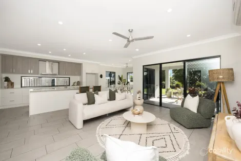 Property photo of 27 Mainwaring Way Oonoonba QLD 4811