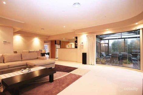 Property photo of 3 Fryans Place Amaroo ACT 2914