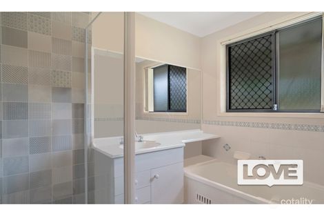 Property photo of 28 Schaefer Close Tingira Heights NSW 2290