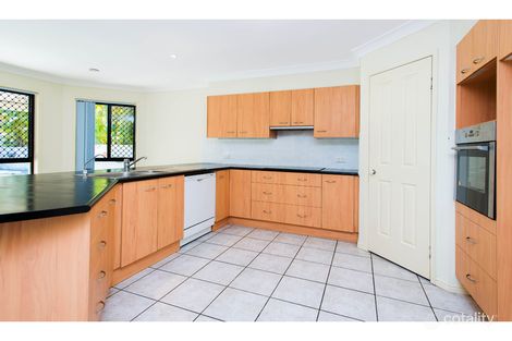Property photo of 11 Maltravers Drive Arundel QLD 4214