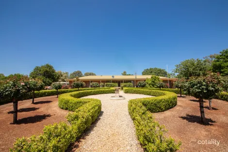 Property photo of 19 Colony Crescent Dubbo NSW 2830