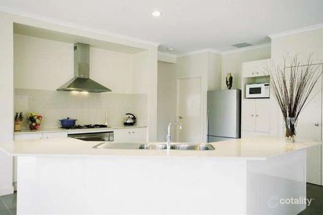 Property photo of 9 Reys Close Mordialloc VIC 3195