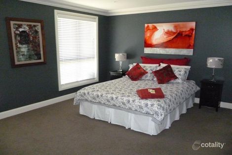 Property photo of 11 Mahogany Court Orange NSW 2800