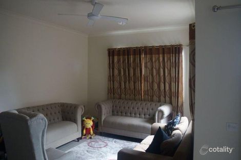 Property photo of 71 Sahi Crescent Roxburgh Park VIC 3064