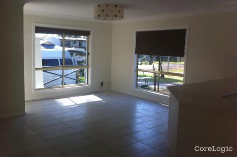 Property photo of 4 Lakeshore Avenue Kingfisher Shores NSW 2259