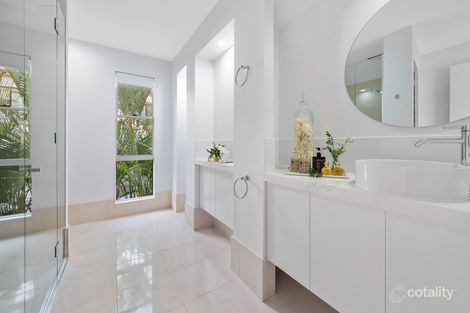 Property photo of 33 Brittanic Crescent Paradise Point QLD 4216