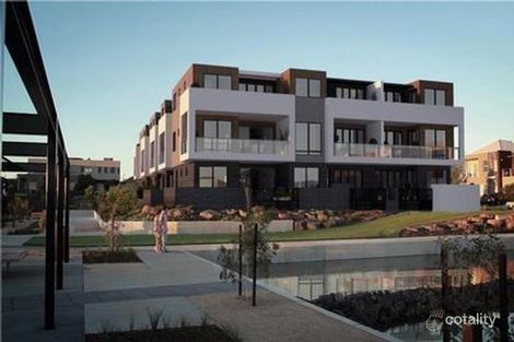 11/2 Monckton Pl, Caroline Springs, VIC 3023