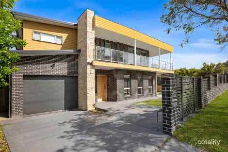 25 Lawford St, Greenacre, NSW 2190