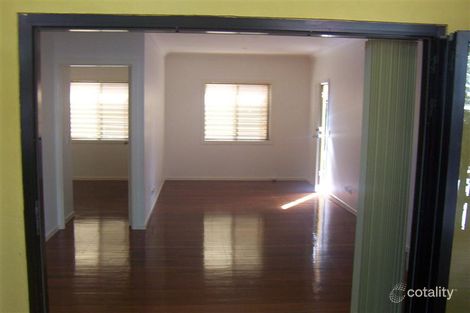 Property photo of 2/74 Rawlins Street Kangaroo Point QLD 4169