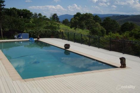 4 Outlook Ave, Lower Beechmont, QLD 4211